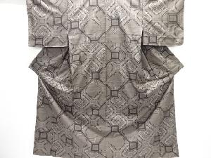 未使用品　破れ蜀江に華紋模様織出し本場泥大島紬着物（9マルキ）